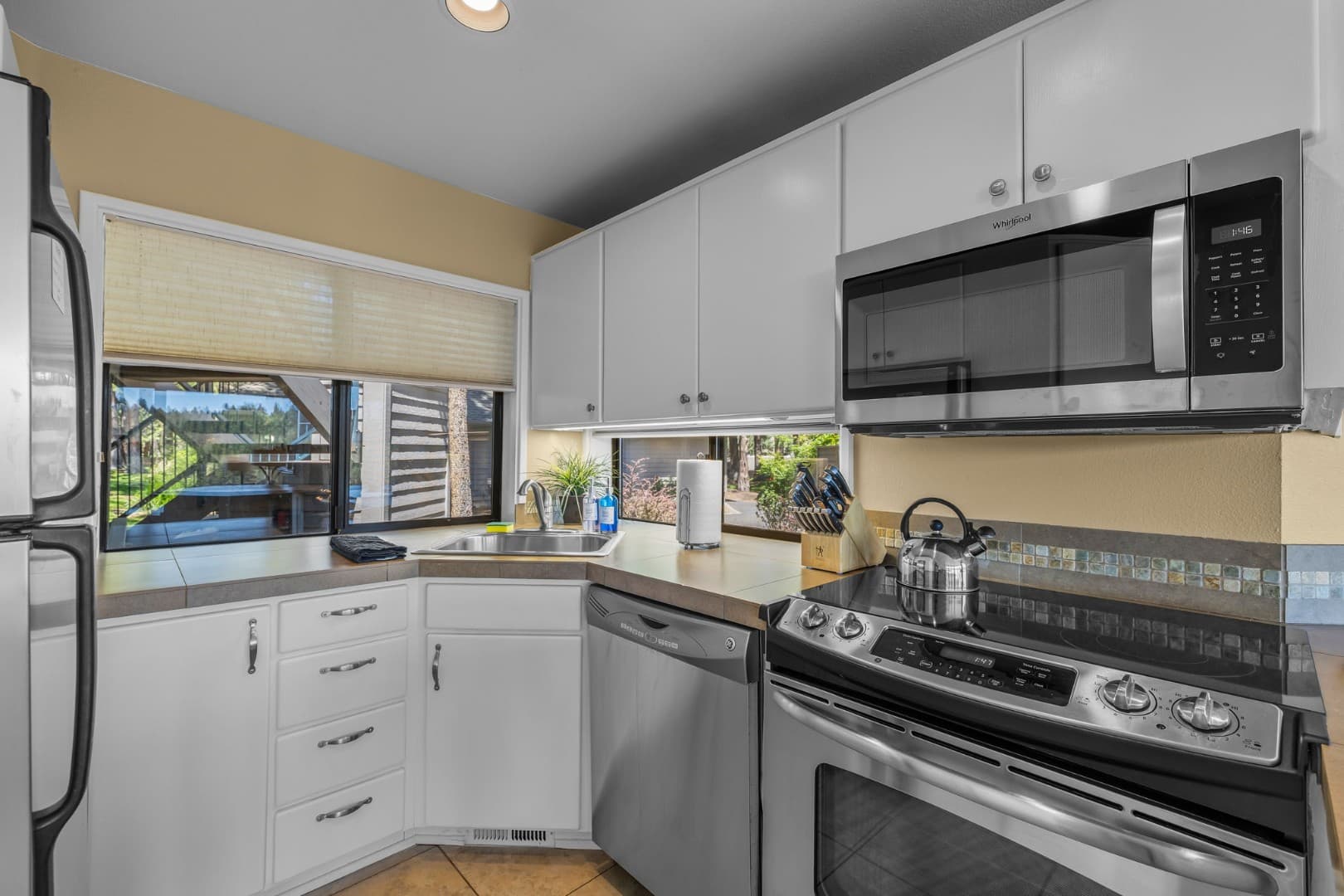 Mt Bachelor Village 332 | Unit A | Hot tub