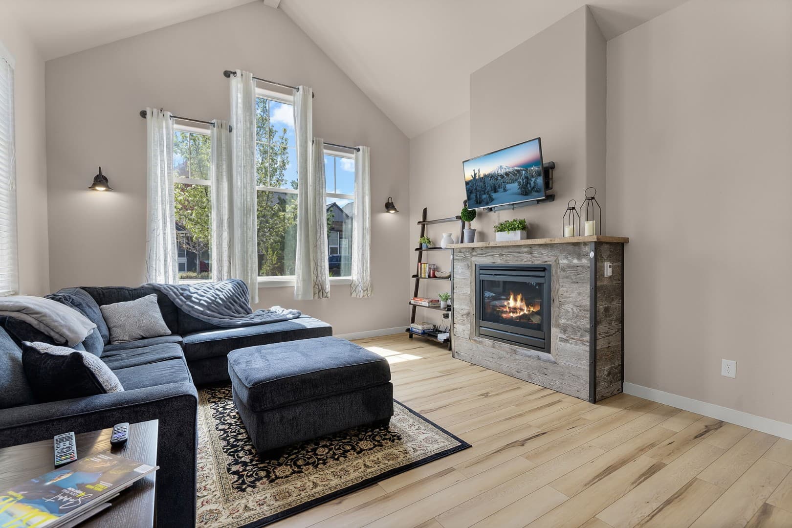 Central Bend 3BR | Pet-Friendly | 30+ Day Stay - Photo 1