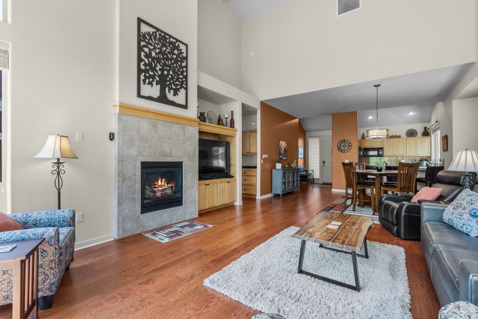 Quiet & Private Eagle Crest 2 BR | Close To Pools